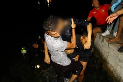 Denize Düşürdüğü Gözlüğünü Almaya Çalışırken Boğuldu