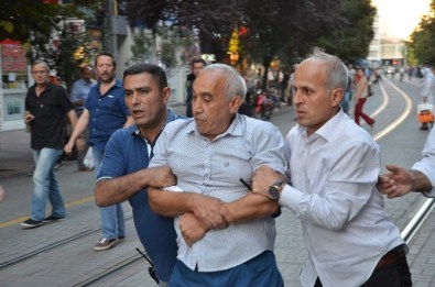 Eskişehir'de İzinsiz Gösteriye Polis Müdahalesi Açıklaması 11 Gözaltı