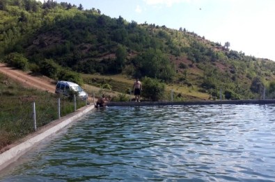 Köylerde Sulama Havuzları Gençlerin Serinleme Mekanları Oldu