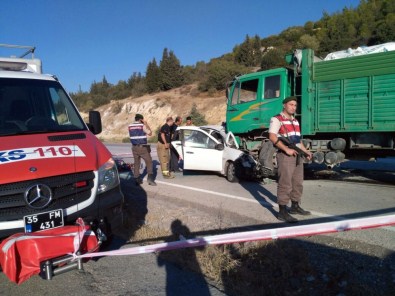 Önce Takla Attı, Sonra Kamyonun Altına Girdi