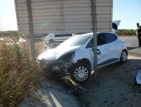 ŞENOL ÖZBEK - Otomobil Şarampole Girdi Açıklaması 2 Yaralı
