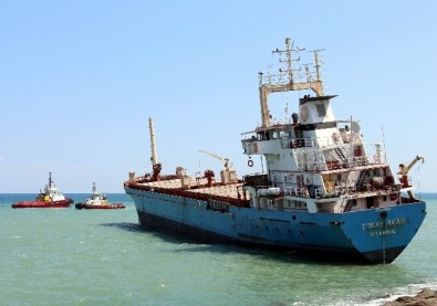 Samsun'da Karaya Oturan Gemi Kurtarıldı