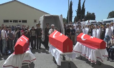 Sarayburnu'nda Şehit Olan Askerler İçin Tören Düzenlendi