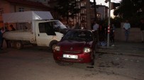 Başkent'te Otomobille Kamyonet Çarpıştı Açıklaması 6 Kişi Yaralandı