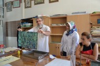 EMEKLİ MEMUR - Ebru Sanatıyla Stres Atıyorlar