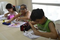 KARİKATÜR - Hayallerindeki Çizgi Roman Kahramanlarını Çiziyorlar