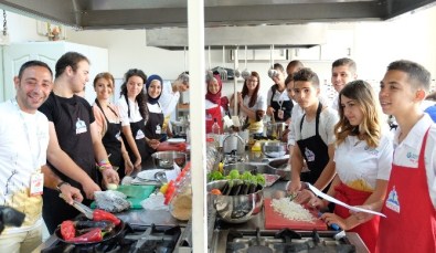 'Türkçe' Öğrenmeye Geldiler, Bursa'da Mutfağa Girdiler