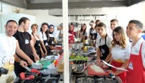 YAPRAK SARMA - 'Türkçe' Öğrenmeye Geldiler, Bursa'da Mutfağa Girdiler