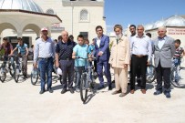 GEDIKHASANLı - Yozgatlı Hayırsever İş Adamı Bilal Şahin Hafızlık Eğitimi Alan Öğrencilerine Bisiklet Hediye Etti