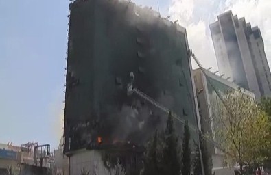 Zeytinburnu'nda Korkutan Yangın