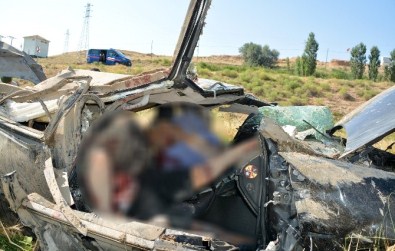 Aksaray'da Gurbetçi Aile Kaza Yaptı Açıklaması 2 Ölü, 1 Yaralı