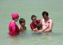 Bolu'da Sıcaktan Bunalan Vatandaşlar Akkayalar Traverterlerinde Serinledi