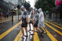 OTOBÜS SEFERLERİ - Hong Kong'u Nida Tayfunu Vurdu