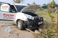 LÜKS OTOMOBİL - Kocaeli'de Trafik Kazaları Açıklaması 2 Yaralı