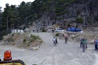 Seydikemer'de Ormanda Erkek Cesedi Bulundu