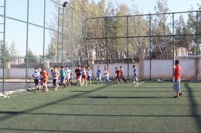 Yavuzeli İlçesinde Futbol Yaz Okulu Açıldı