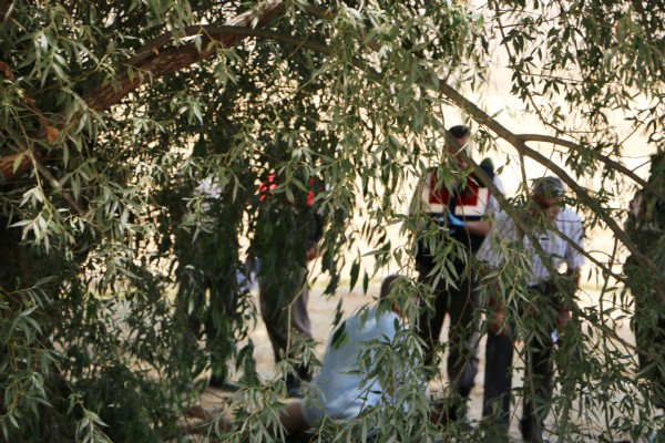 Başkent'te dereye atılmış erkek cesedi bulundu