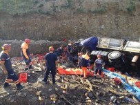 SÜRGÜN - Erzurum'da TIR Şarampole Devrildi Açıklaması 1 Ölü