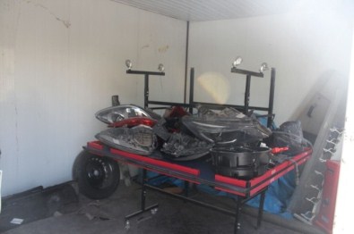 İcralık Lüks Otomobil Parçalarını Piyasaya Süren Şebekeye Baskın Açıklaması 5 Gözaltı