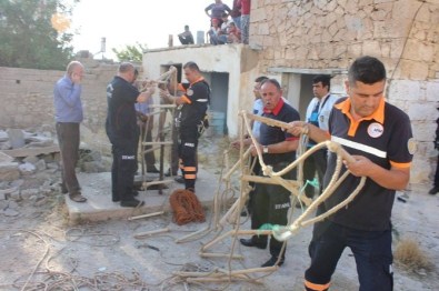 Kuyuya Düşen Çocuğu İtfaiye Kurtardı