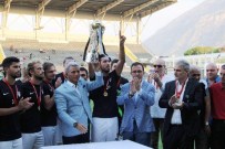 Manisaspor Şampiyonluk Kupasını Kaldırdı