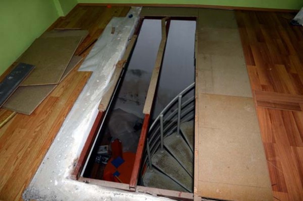 FETÖ'nün okulunda gizli geçit bulundu