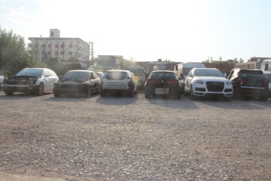 Lüks Araç Parçalarını Piyasaya Süren Çete Çökertildi