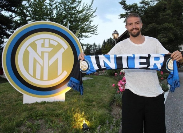 İnter Caner Erkin'i satıyor