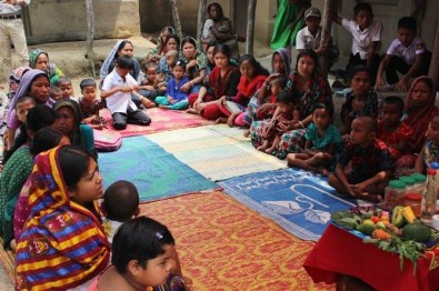 Bangladeş'te Fareea Lara Anne-Çocuk Sağlık Ocağı'na İlaç Desteği