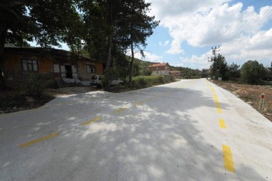 Büyükşehir Belediyesi'nden Ladik'teki Beton Yol Çalışmaları