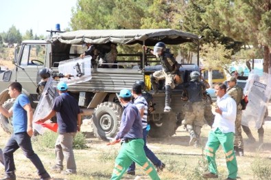 Terör kurbanlarının defnedilmesi esnasında olaylar çıktı