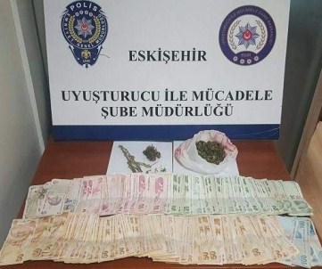 Eskişehir'de Uyuşturucu Satılan Eve Polis Operasyonu