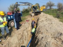 İki Yüz Metre Derinden Sondaj Açtılar Su Sıkıntısını Giderdiler