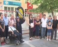 SIYAH ÇELENK - GÖRBİR Derneği Fırat İlkokulu'nun Kapısına Siyah Çelenk Bıraktı