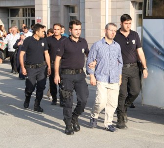 Yozgat'ta FETÖ'den 11 Emniyet Mensubu Tutuklandı