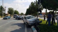 Akşehir'de Trafik Kazası Açıklaması 3 Yaralı