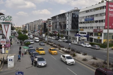 Büyükşehir, Turan Güneş Bulvarı'nı Genişletiyor
