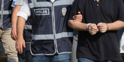 Eski İzmir Emniyet Müdürüne FETÖ'den Tutuklama