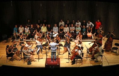 Geleceğin Orkestra Şefleri Karşıyaka'da Yetişiyor