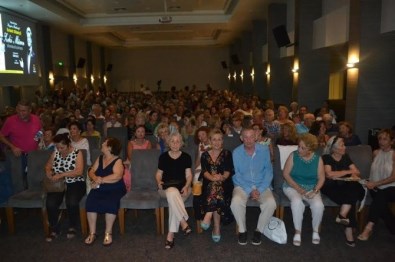 'İzmir'in Hanımları' Zeki Müren İçin Söyledi