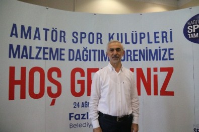 Kağıthane Belediyesi'nden Sporculara Malzeme Desteği