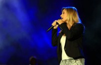 ZEYTİN AĞACI - Lara Fabian Önce Ağaç Dikti, Sonra Sesiyle Büyüledi