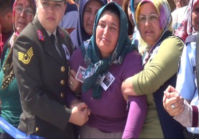 Şehit Annesinin Ağıtları Yürekleri Dağladı