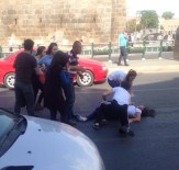 KADIN KAVGASI - Araçlarından inip yol ortasında birbirlerine girdiler!