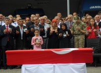 İSRAFİL KIŞLA - Artvin Şehidi İçin Tören Düzenlendi