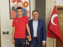 MURAT DURU - Başarılı Sporculardan Ziyaret