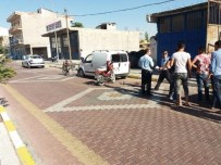 Ehliyetsiz Motosiklet Sürücüsü Park Halindeki Araca Çarptı