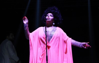 EXPO'da Ünlüler Geçidi Devam Ediyor