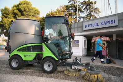 Kültürpark Ve Çevresinde Fuar Temizliği