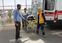 İNŞAAT İŞÇİLERİ - Cami İnşaatında İskeleden Düştü, Yaralandı